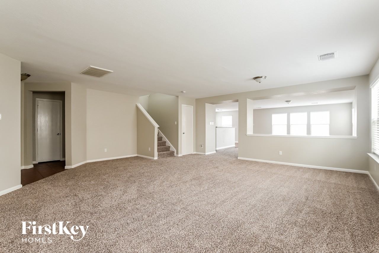 339 Remington Harbor Ct - Photo 5 of 15