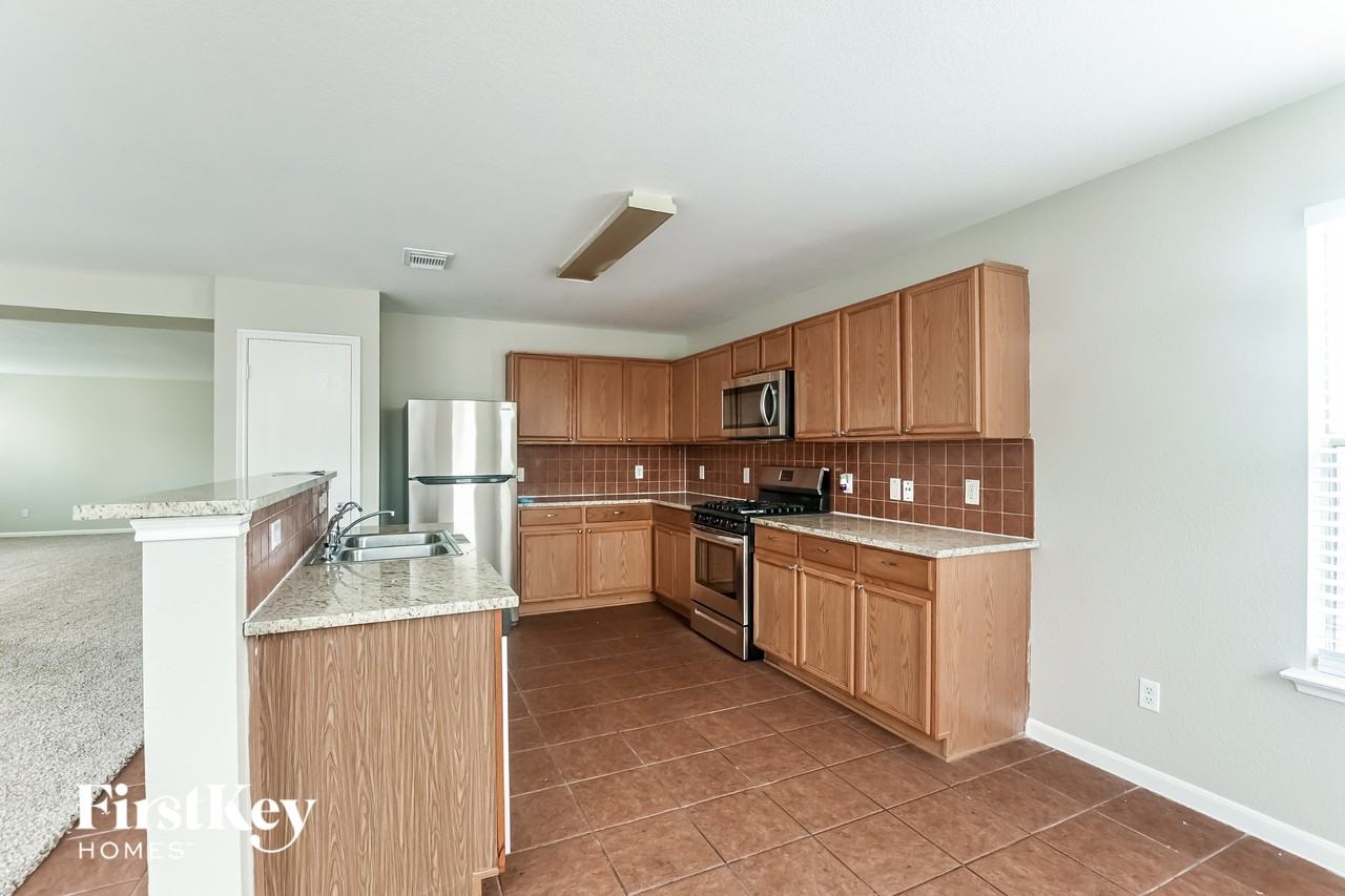 339 Remington Harbor Ct - Photo 7 of 15