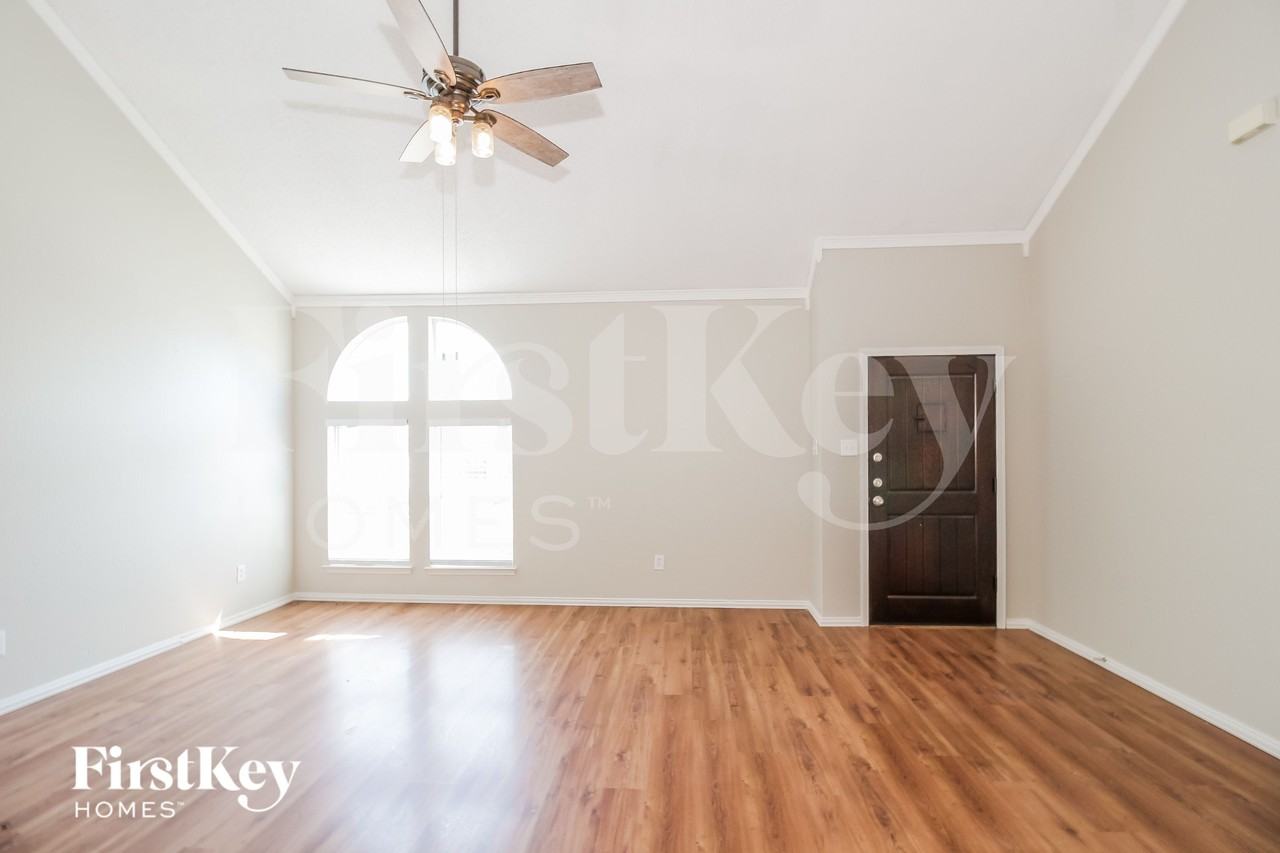 4917 Stirrup Way - Photo 3 of 15