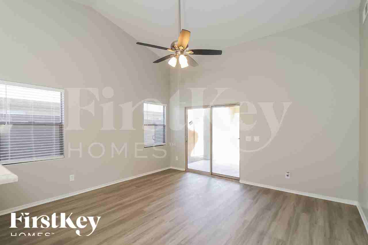 7209 S 45th Ave - Photo 5 of 15