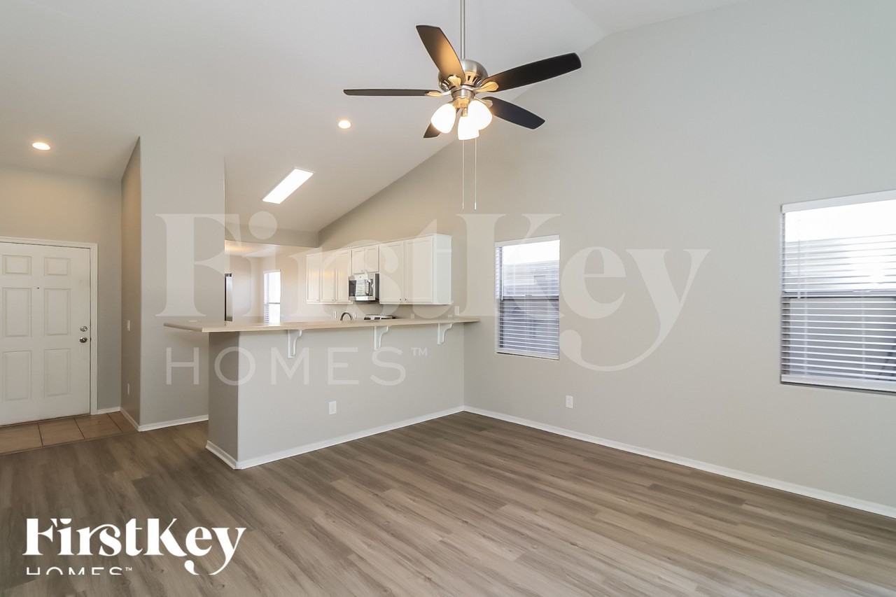 7209 S 45th Ave - Photo 6 of 15