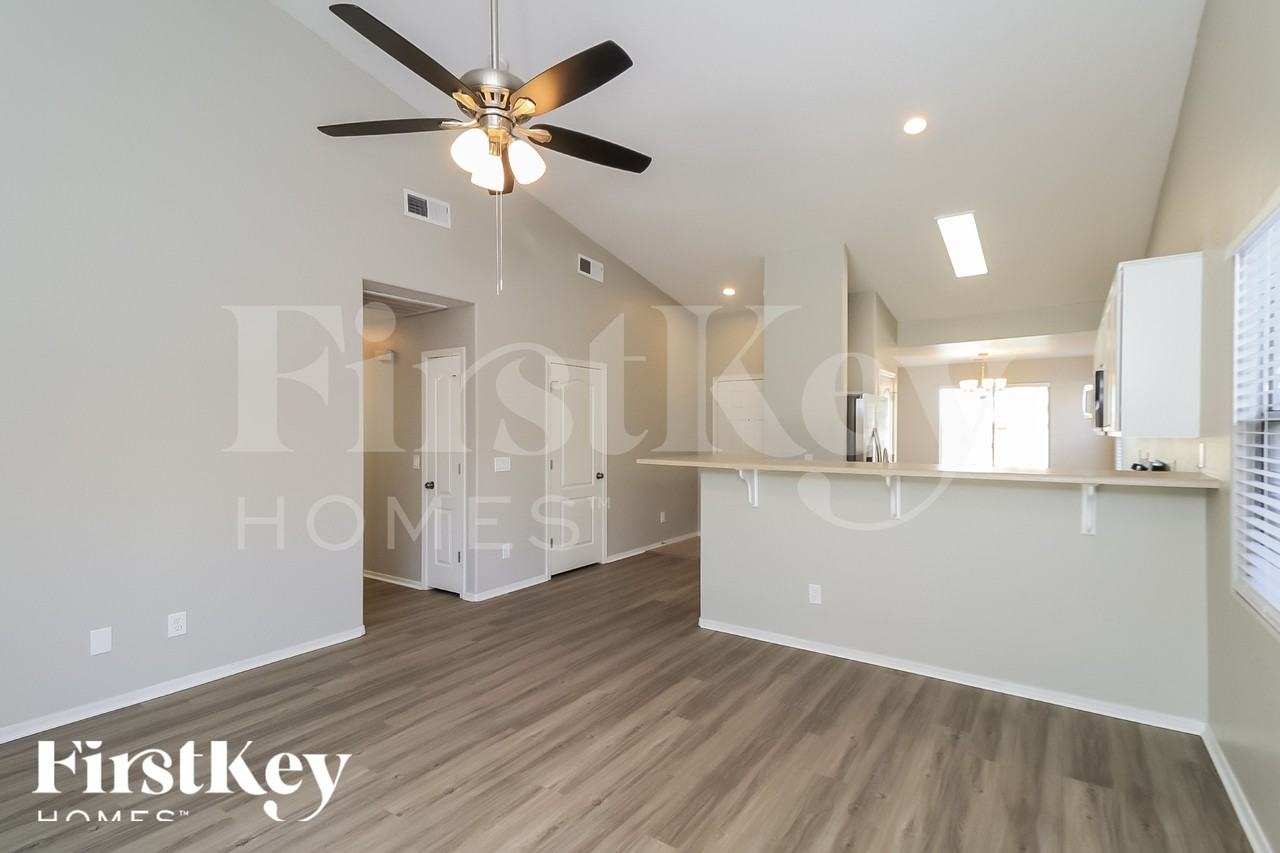 7209 S 45th Ave - Photo 7 of 15