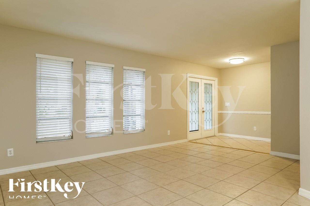 1108 Sw 22nd Ter - Photo 4 of 18