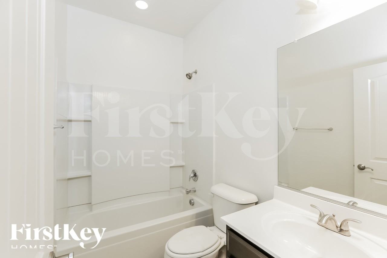 2027 W Kenton Way - Photo 7 of 15