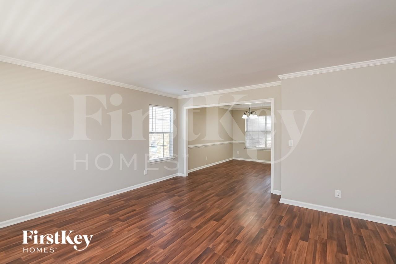 3510 Brooktree Ln - Photo 3 of 15