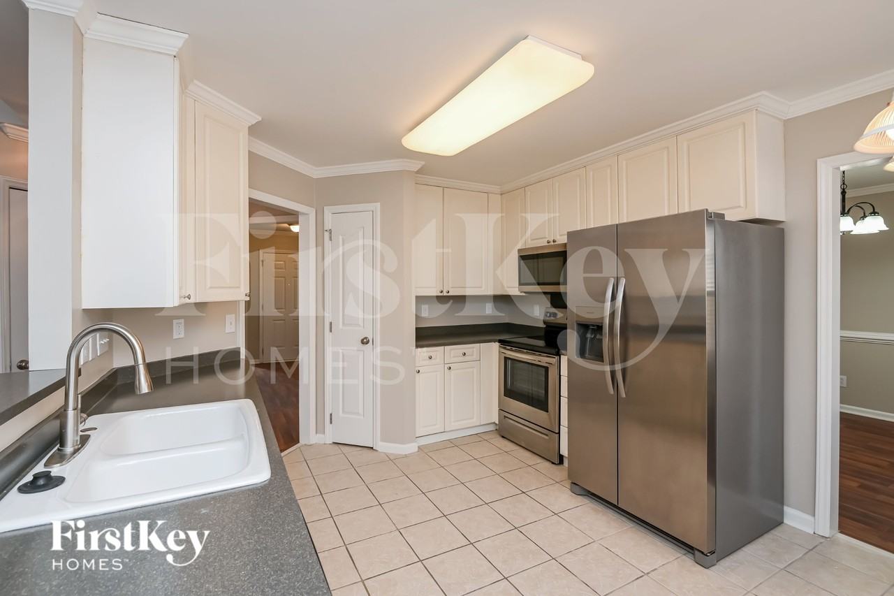 3510 Brooktree Ln - Photo 7 of 15