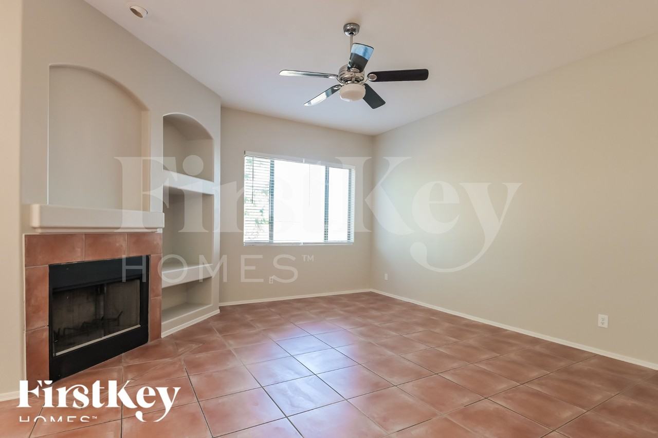 8551 N Rolling River Dr - Photo 3 of 18