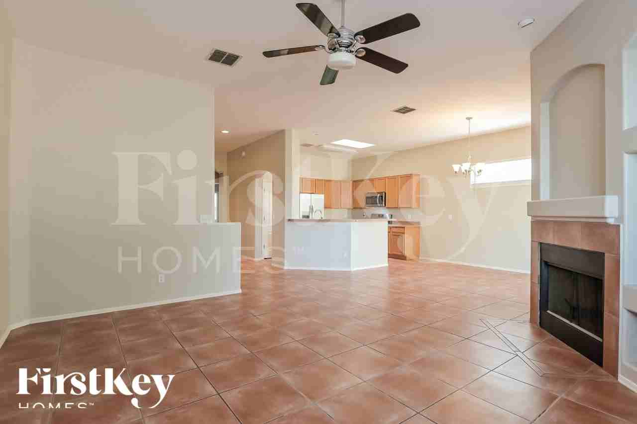 8551 N Rolling River Dr - Photo 5 of 18