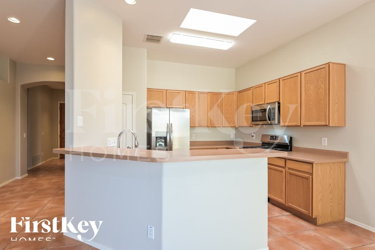 8551 N Rolling River Dr - Photo 6 of 18