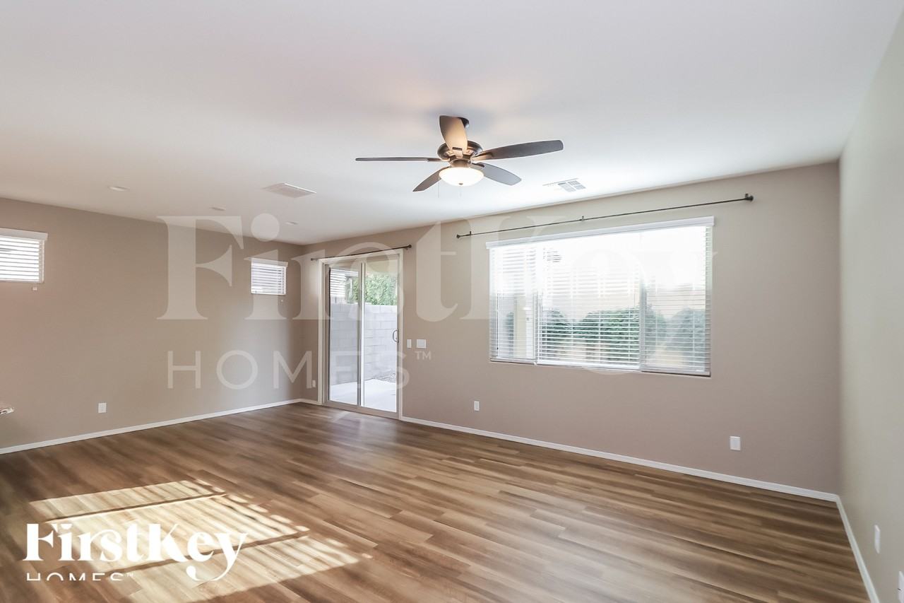 5115 E Greenway St - Photo 3 of 18