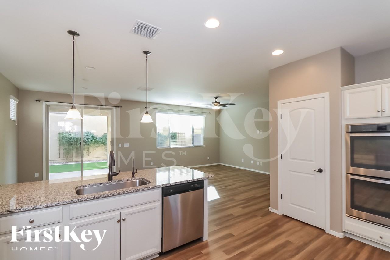 5115 E Greenway St - Photo 6 of 18