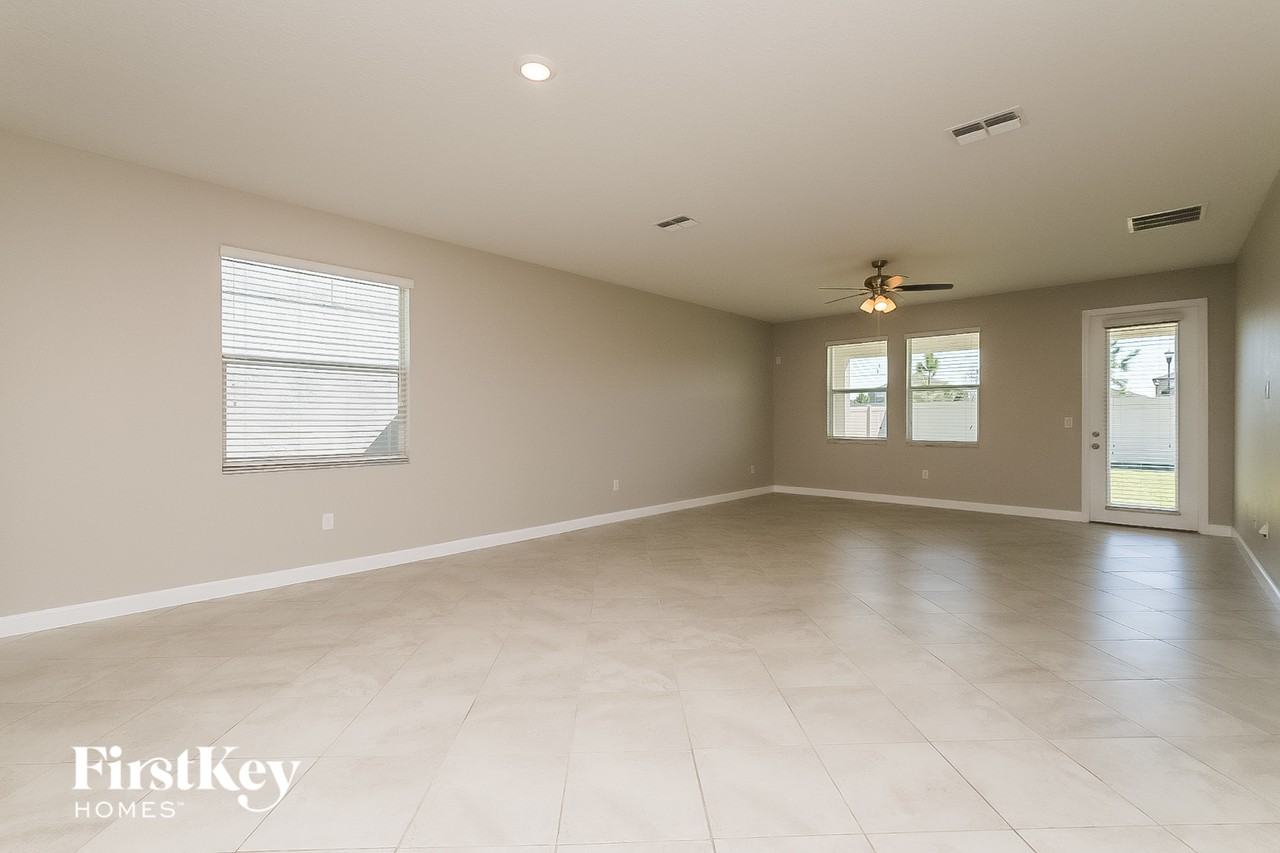 9924 Victory Gallop Loop - Photo 2 of 15