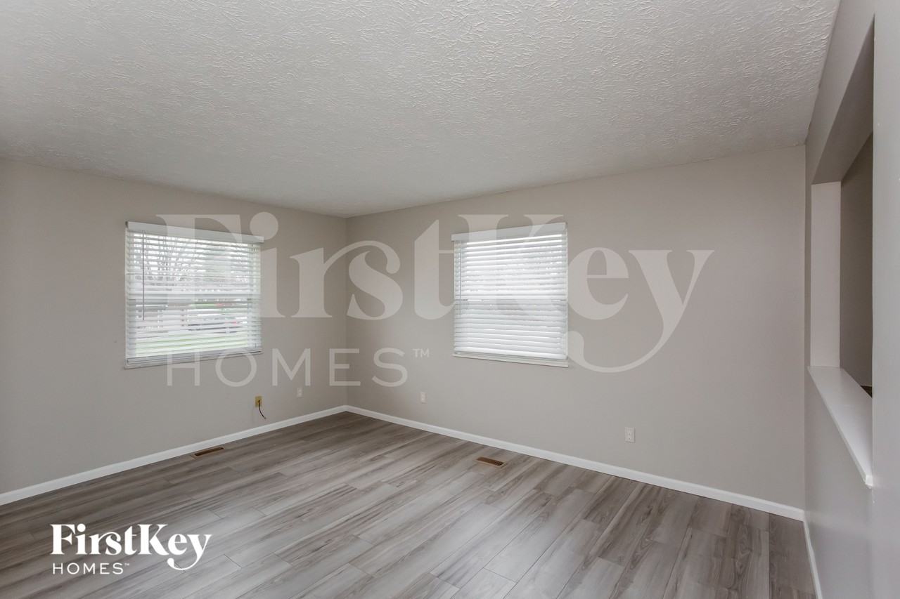 418 Andrea Dr - Photo 3 of 15