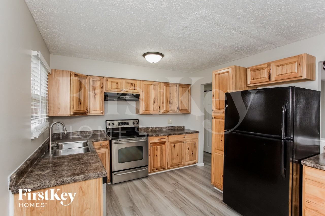 418 Andrea Dr - Photo 6 of 15