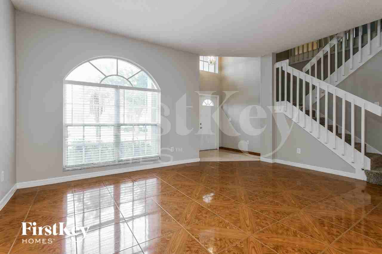 12816 Enclave Dr - Photo 3 of 15