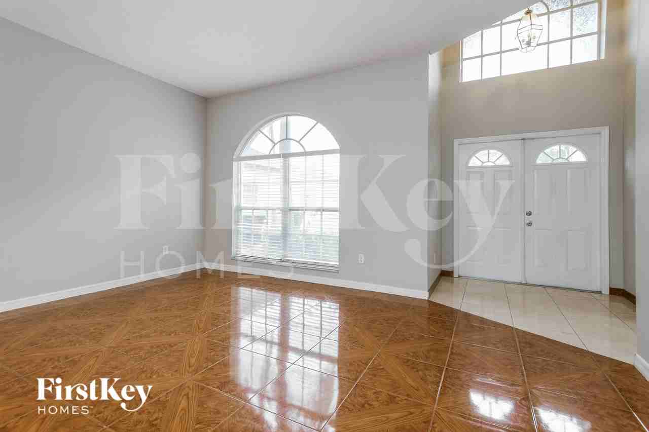 12816 Enclave Dr - Photo 4 of 15