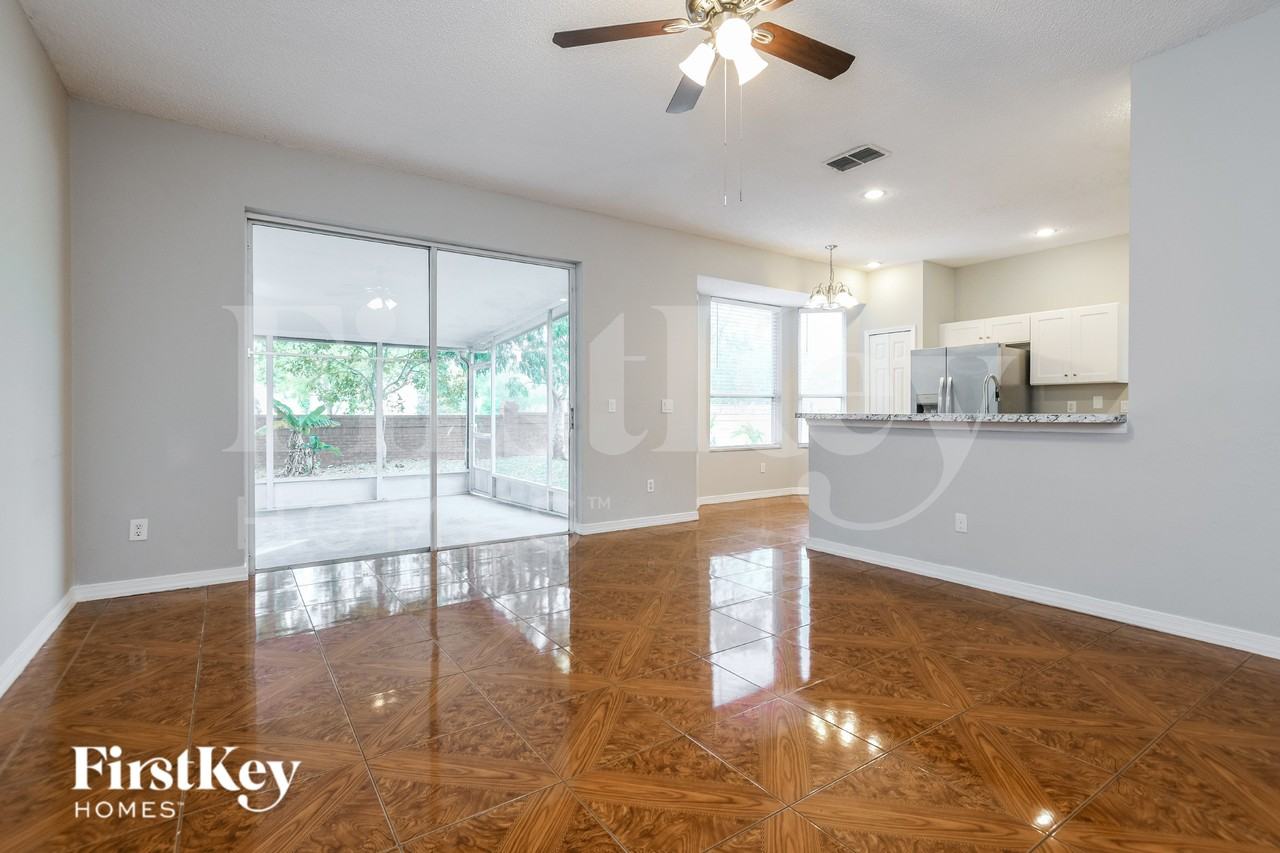 12816 Enclave Dr - Photo 5 of 15