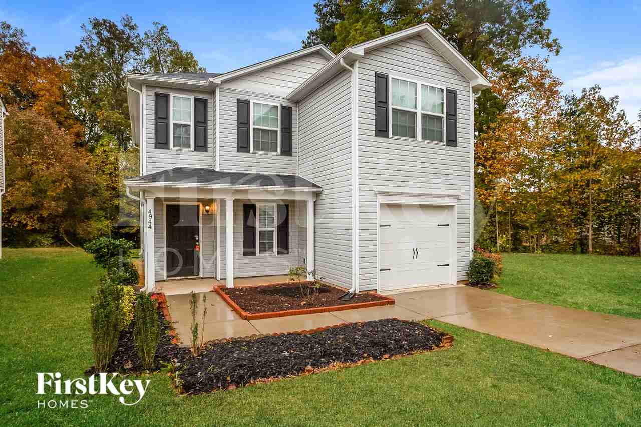 4944 Rockwood Rd - Photo 3 of 18