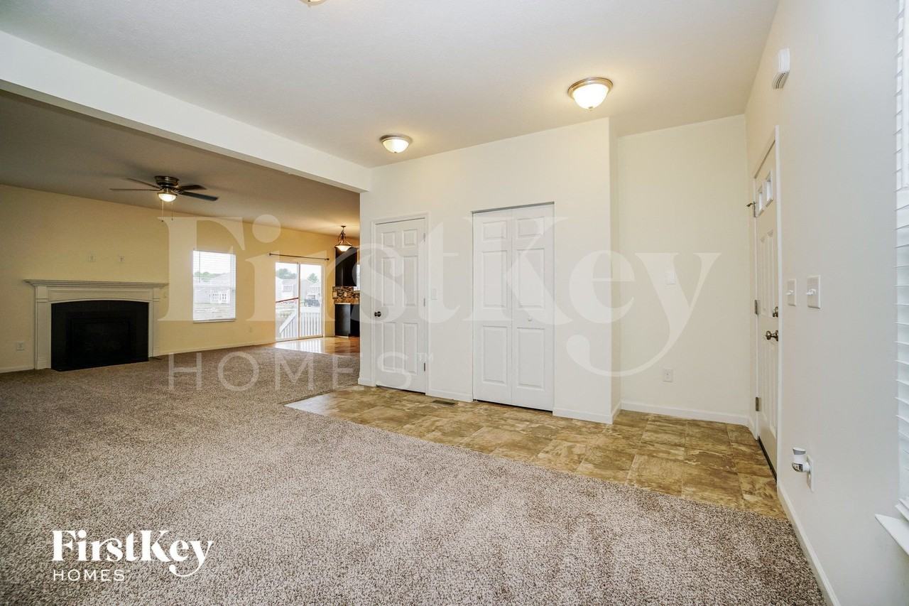 79 Henderson Ln - Photo 4 of 15