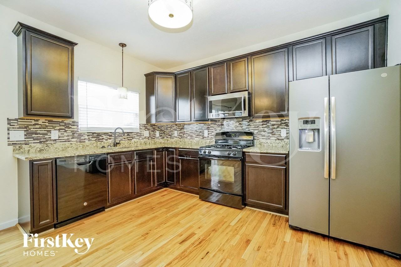 79 Henderson Ln - Photo 6 of 15