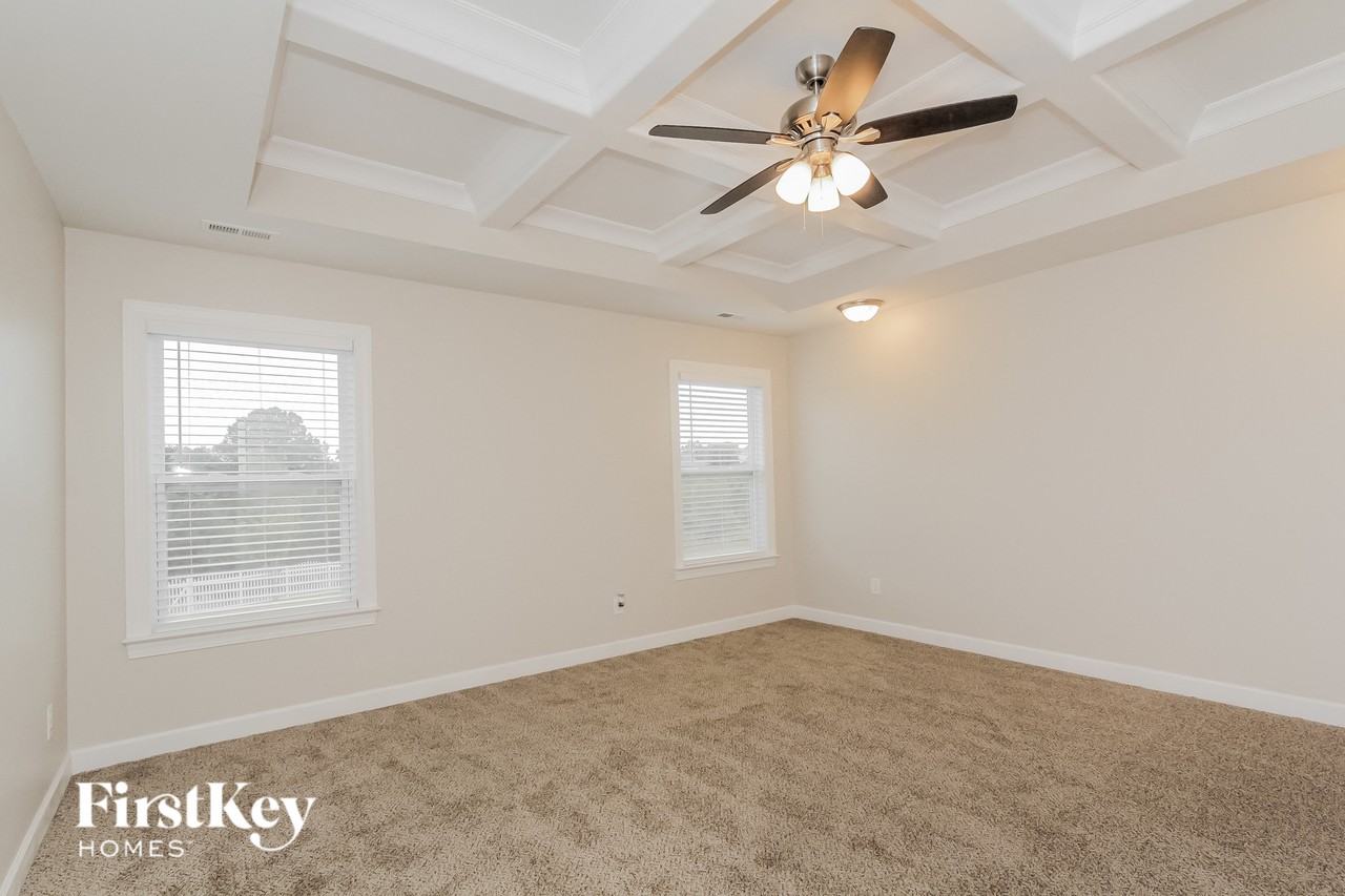 162 Wellshire St - Photo 7 of 15