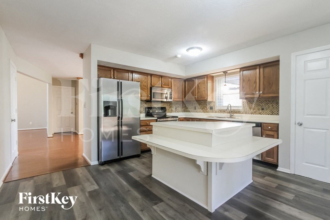 7640 Geist Valley Ct - Photo 5 of 15