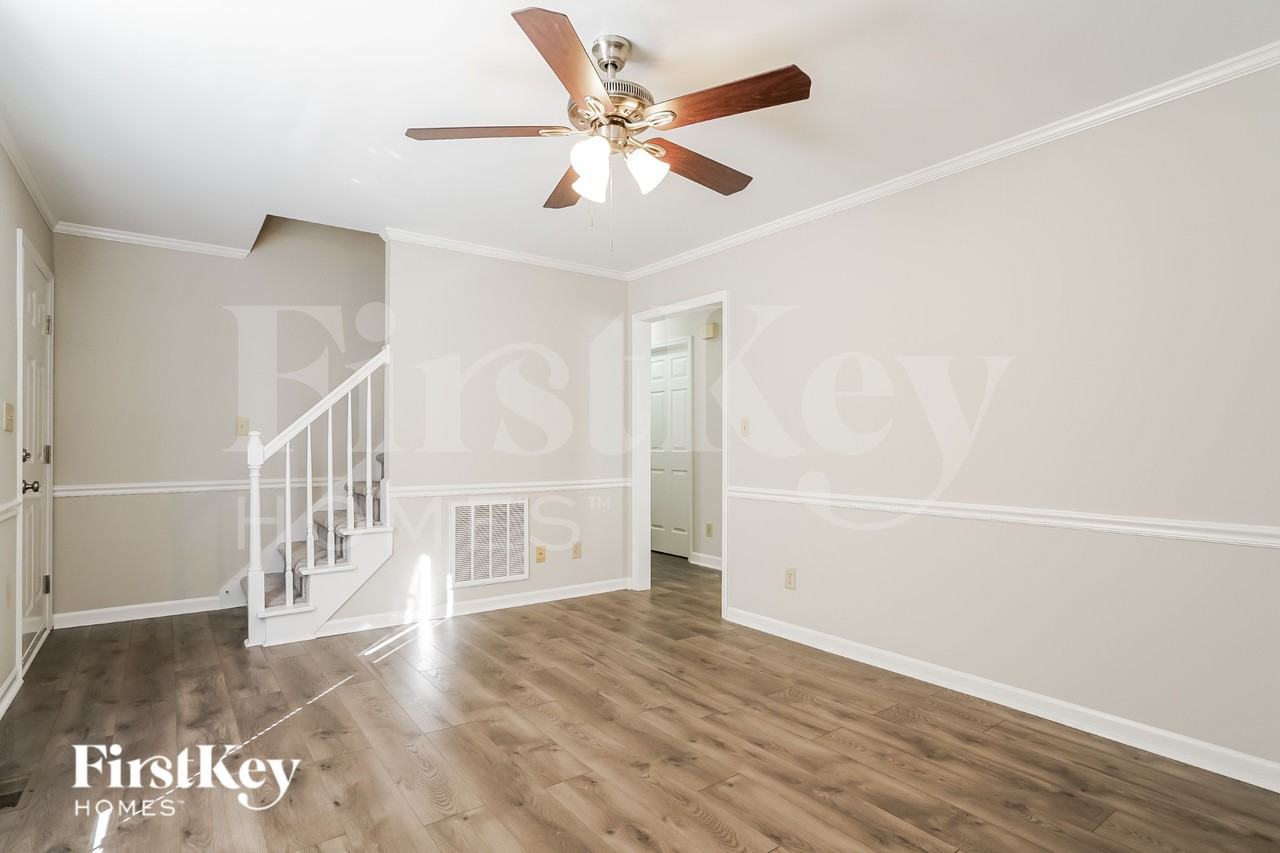 4921 Tuckahoe Trce - Photo 4 of 15