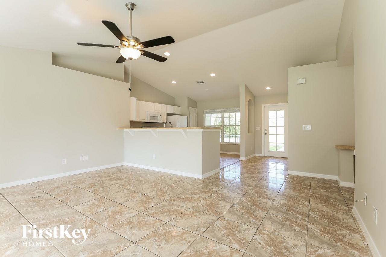 538 Flamingo Ave - Photo 4 of 15