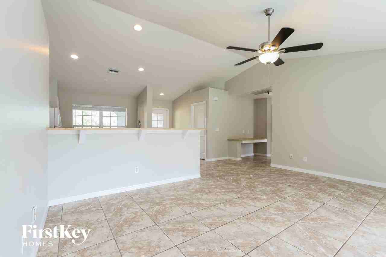 538 Flamingo Ave - Photo 5 of 15