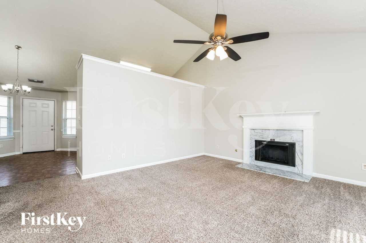 1585 Heatherton Rd - Photo 2 of 19