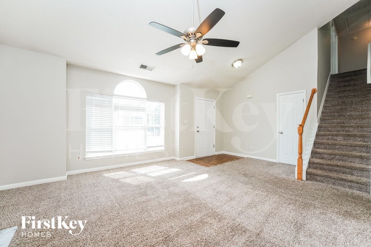 1585 Heatherton Rd - Photo 3 of 19