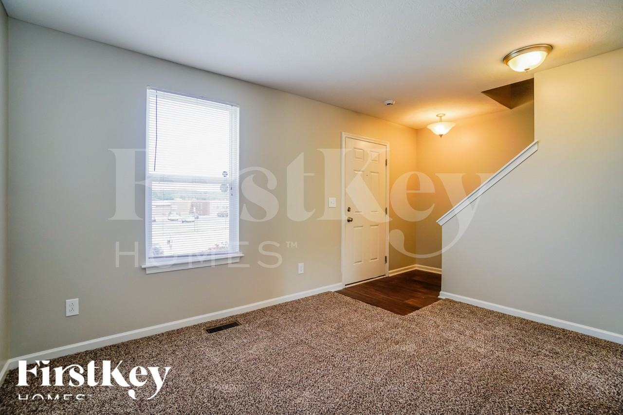 2144 Greencrest Way - Photo 3 of 15