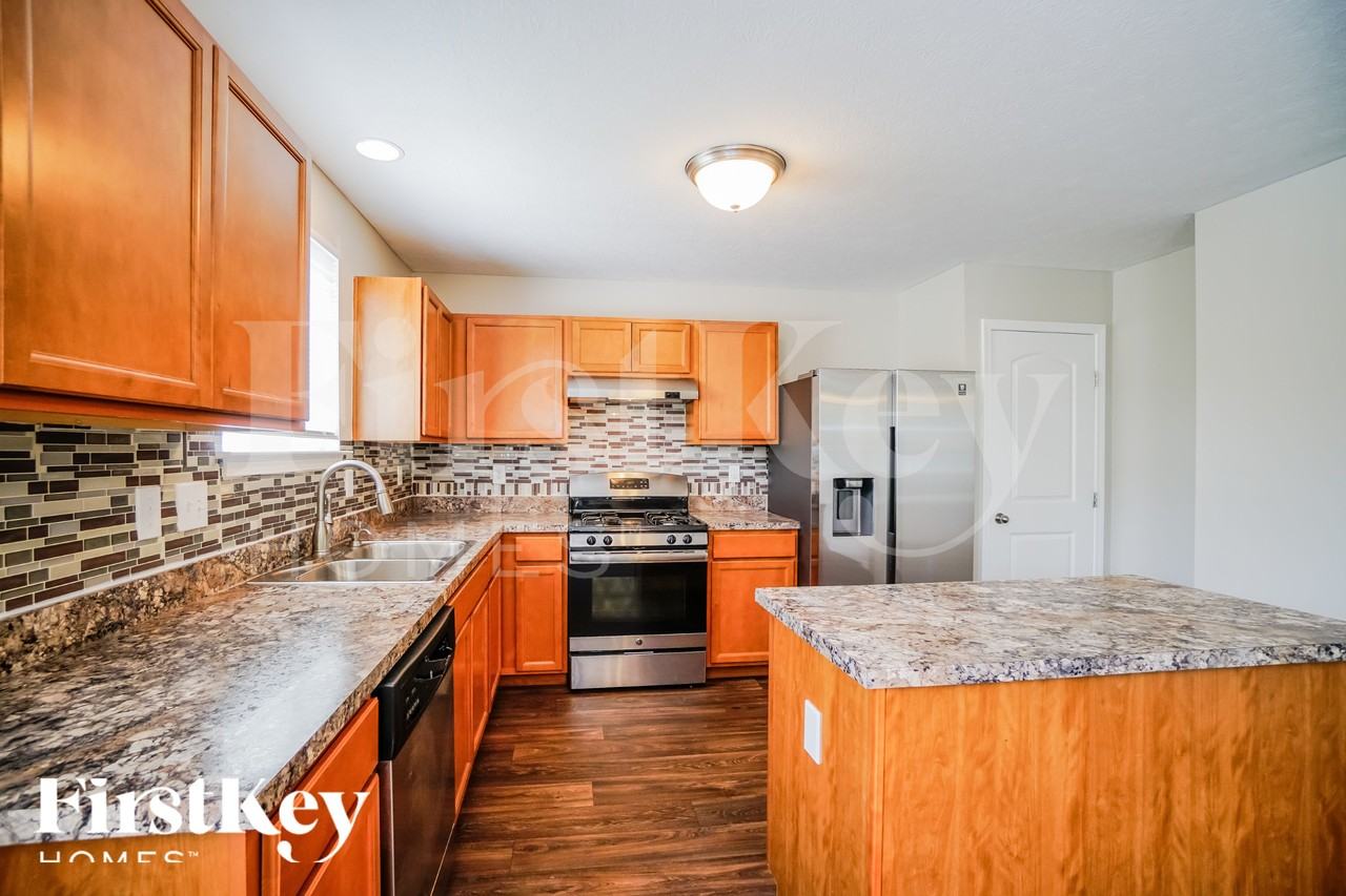 2144 Greencrest Way - Photo 5 of 15