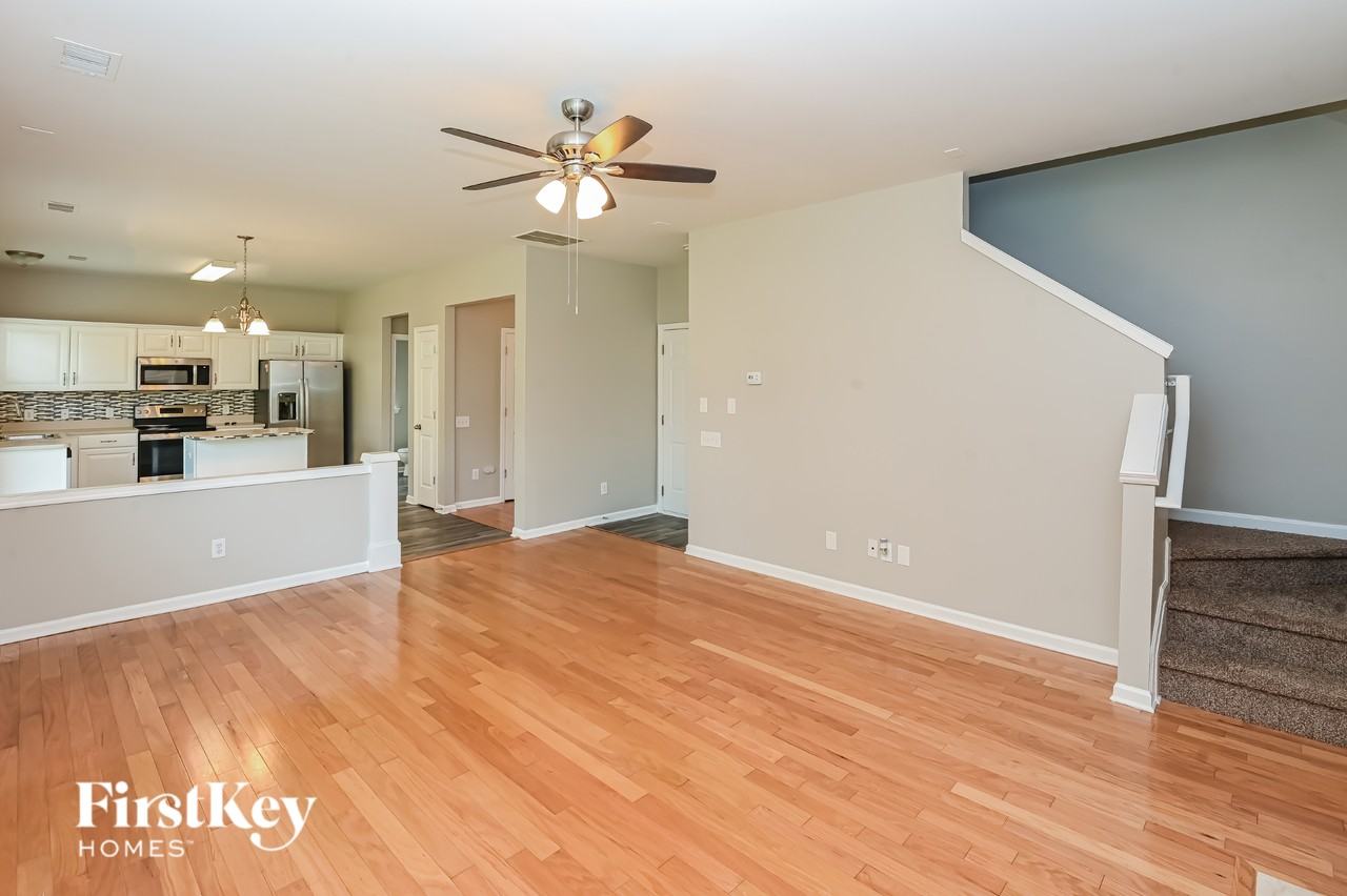 11259 Cypress View Dr - Photo 4 of 15