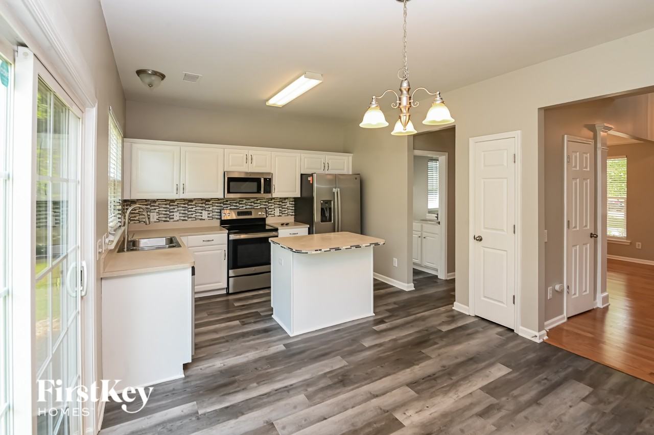 11259 Cypress View Dr - Photo 7 of 15