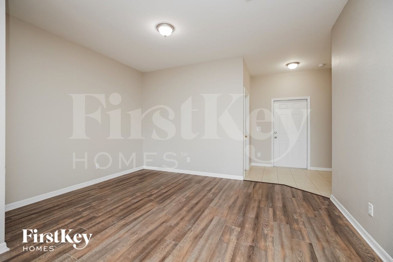 551 Windermere Dr - Photo 3 of 19