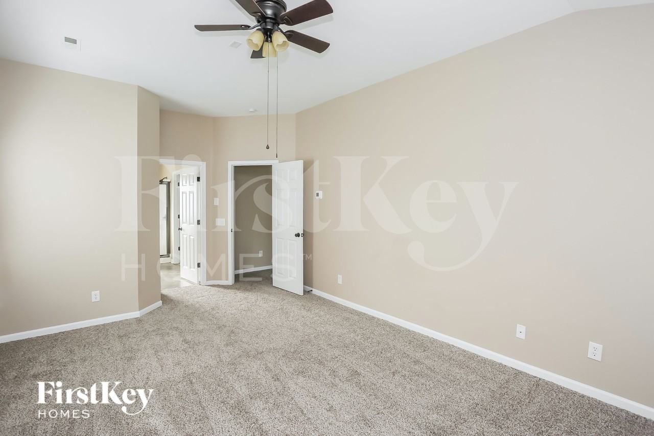 10203 Fairbourne Ct - Photo 7 of 15