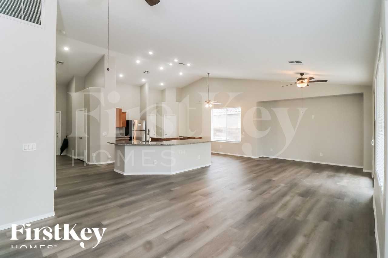 7552 W State Ave - Photo 5 of 18