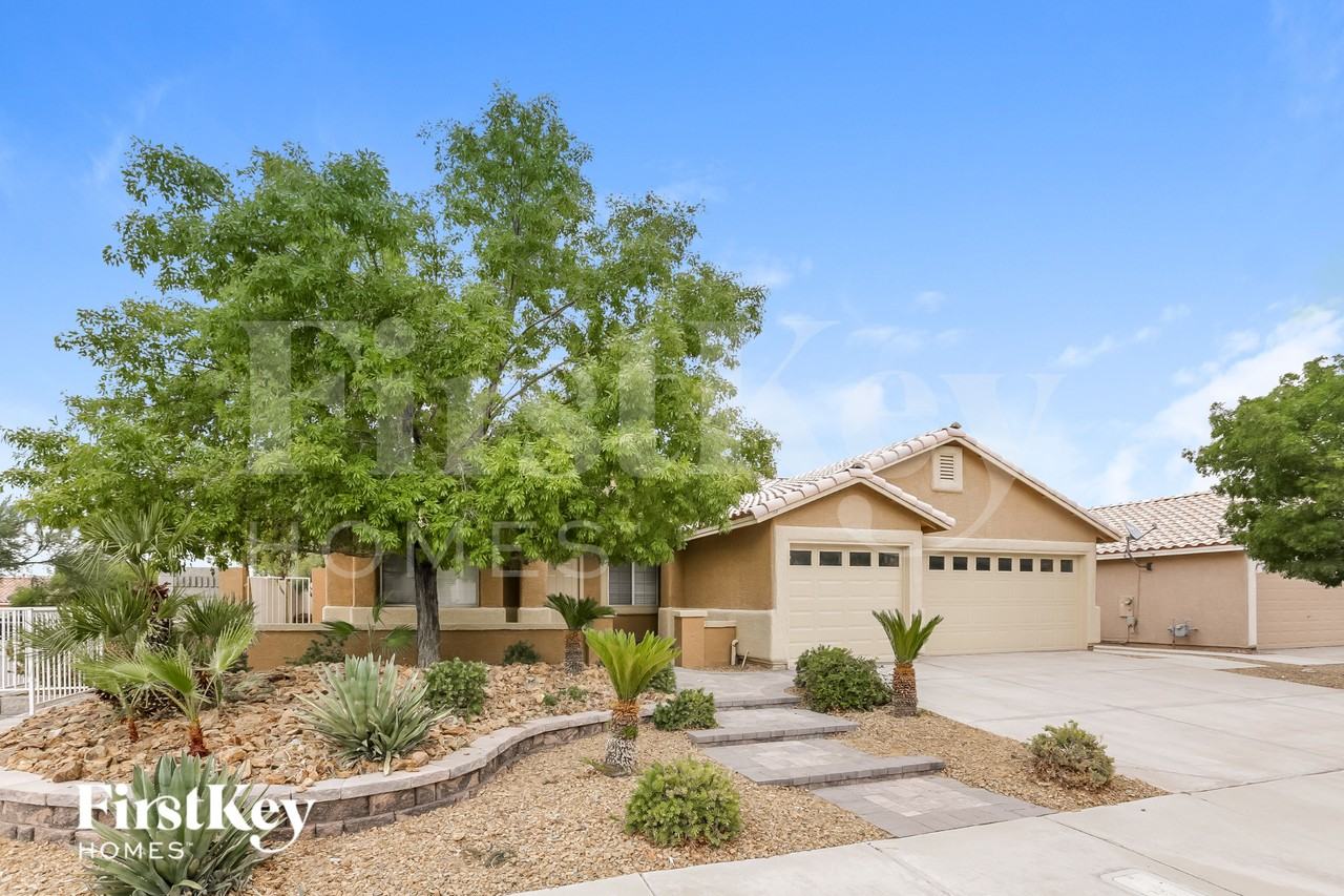 1066 Oak Shade Ln - Photo 3 of 16