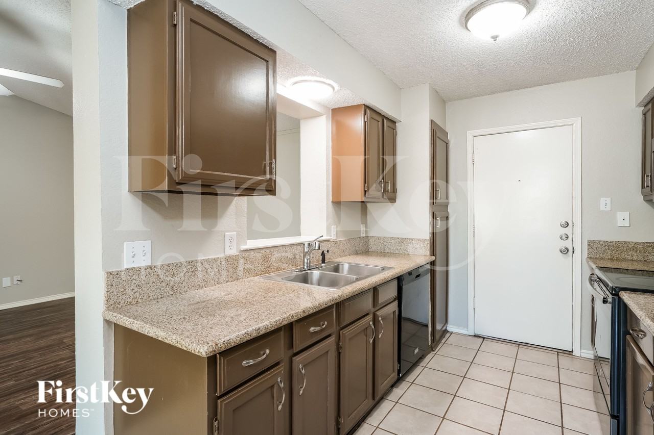 6117 Autumn Springs Dr - Photo 6 of 19