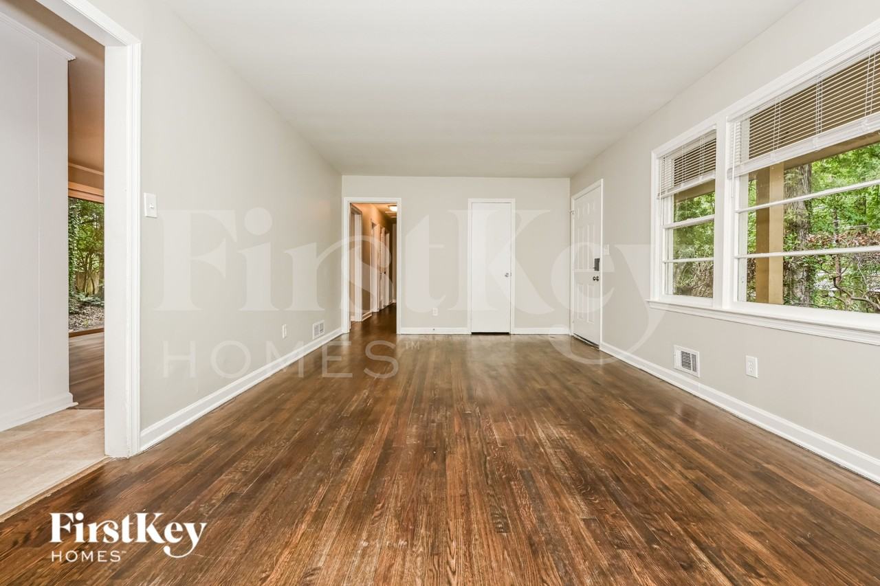 6763 Brookwood Cir - Photo 2 of 19