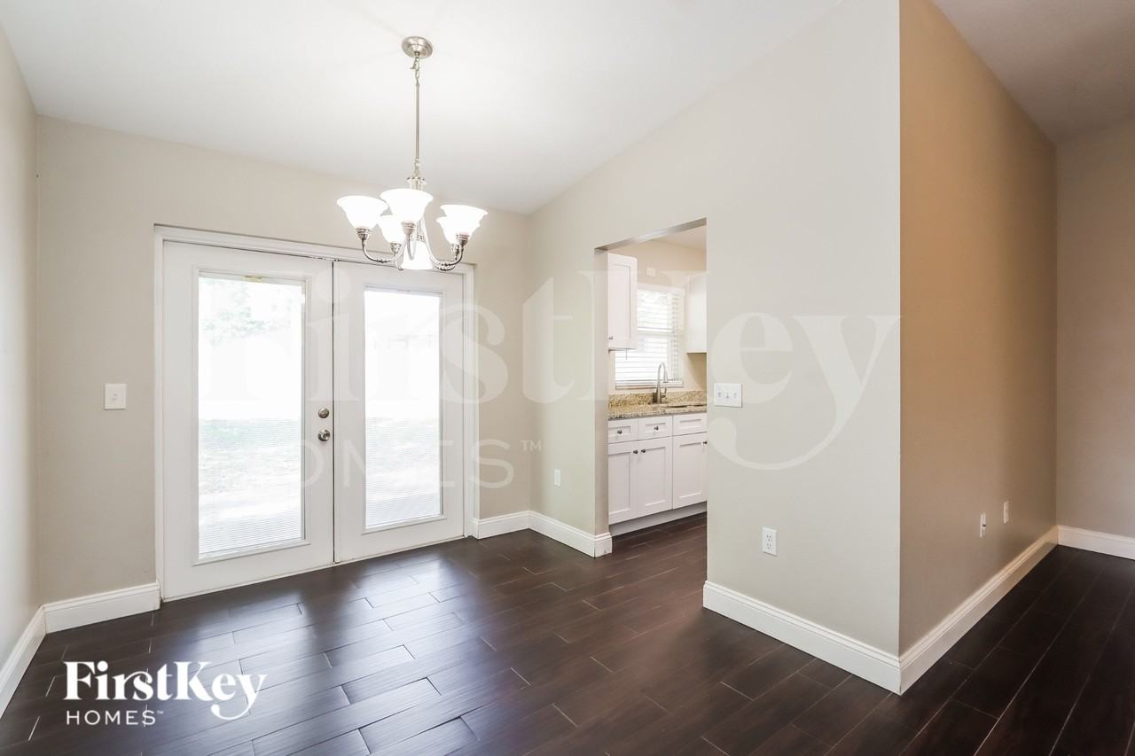 7912 Apache Ln - Photo 6 of 19