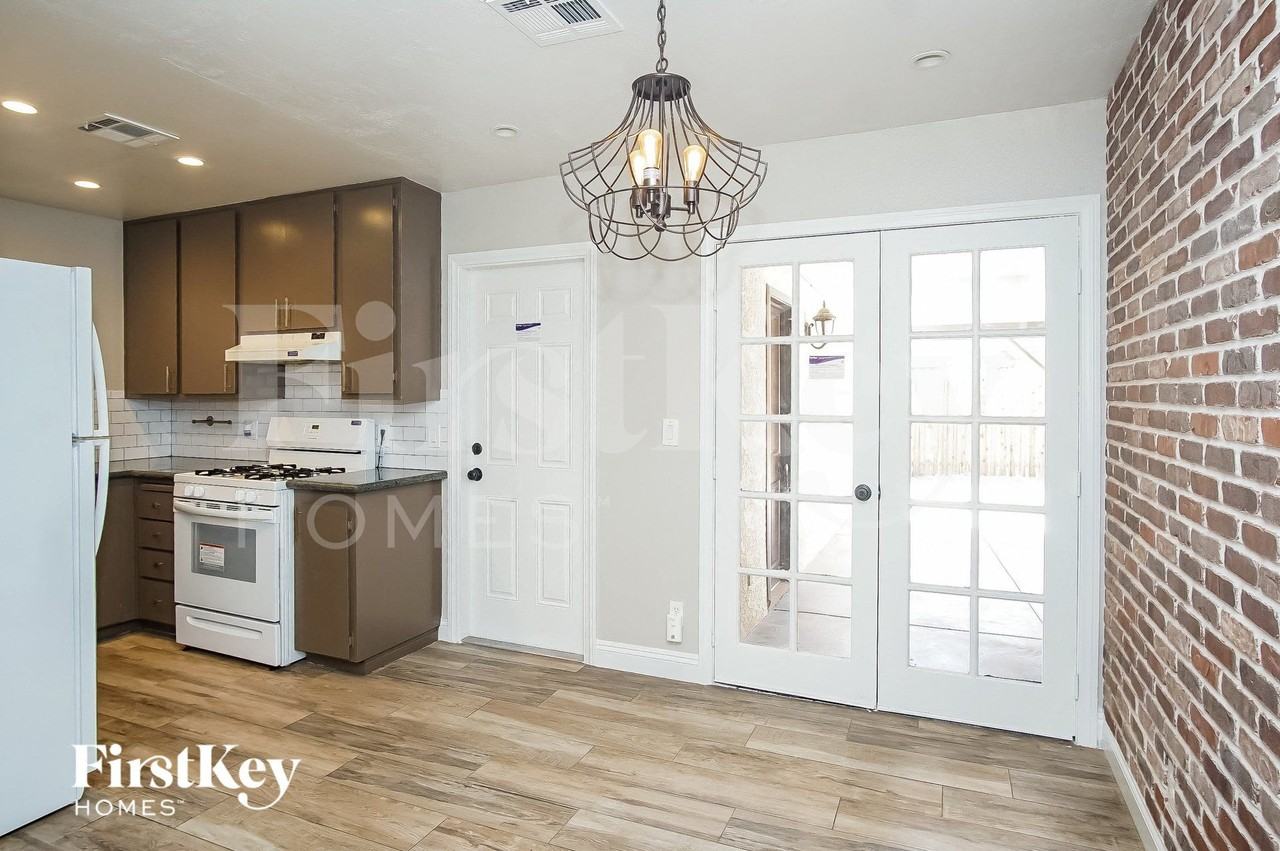 227 Autumn Ct - Photo 5 of 15