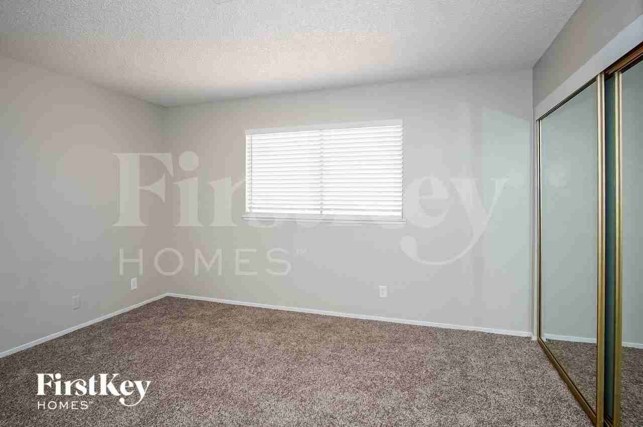 227 Autumn Ct - Photo 7 of 15