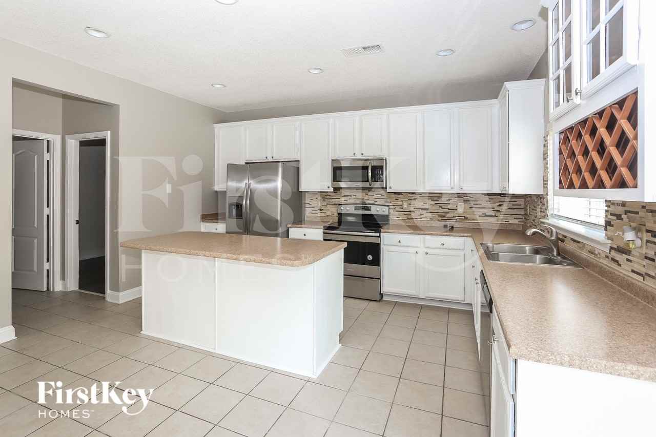 4628 Brookwood Rd - Photo 7 of 16