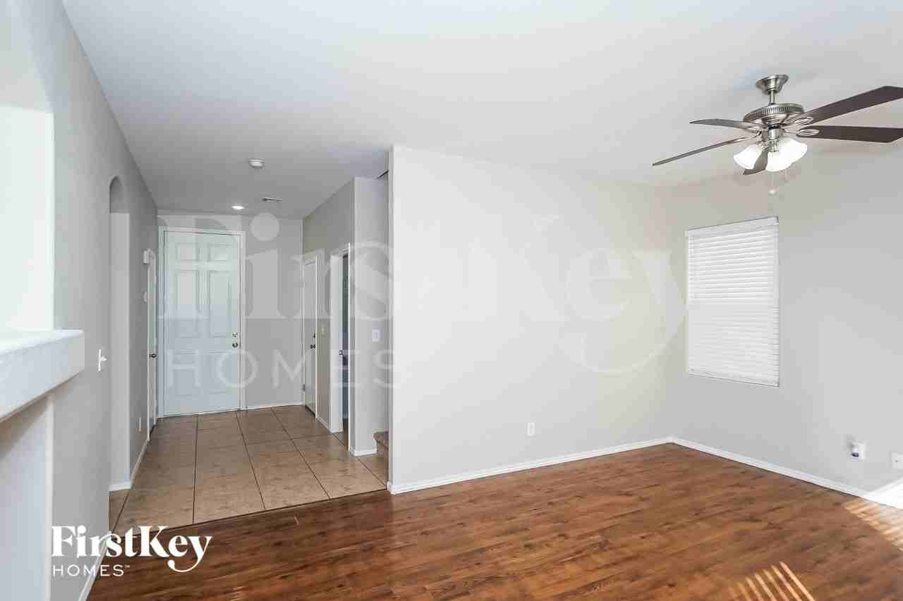 7486 Decoro St - Photo 4 of 15