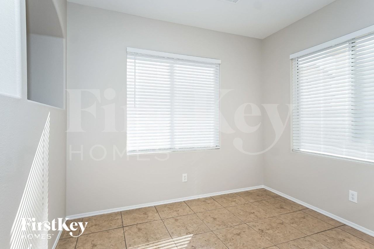 7486 Decoro St - Photo 5 of 15