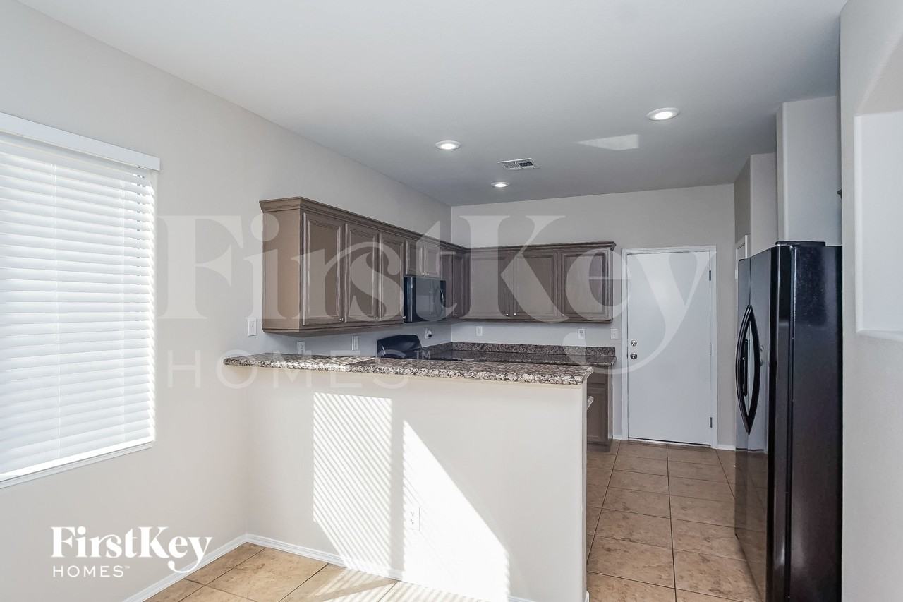 7486 Decoro St - Photo 6 of 15