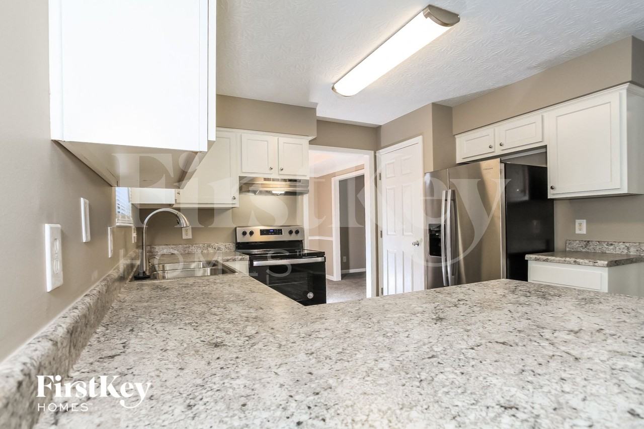 26 Forest Pond Dr - Photo 6 of 15