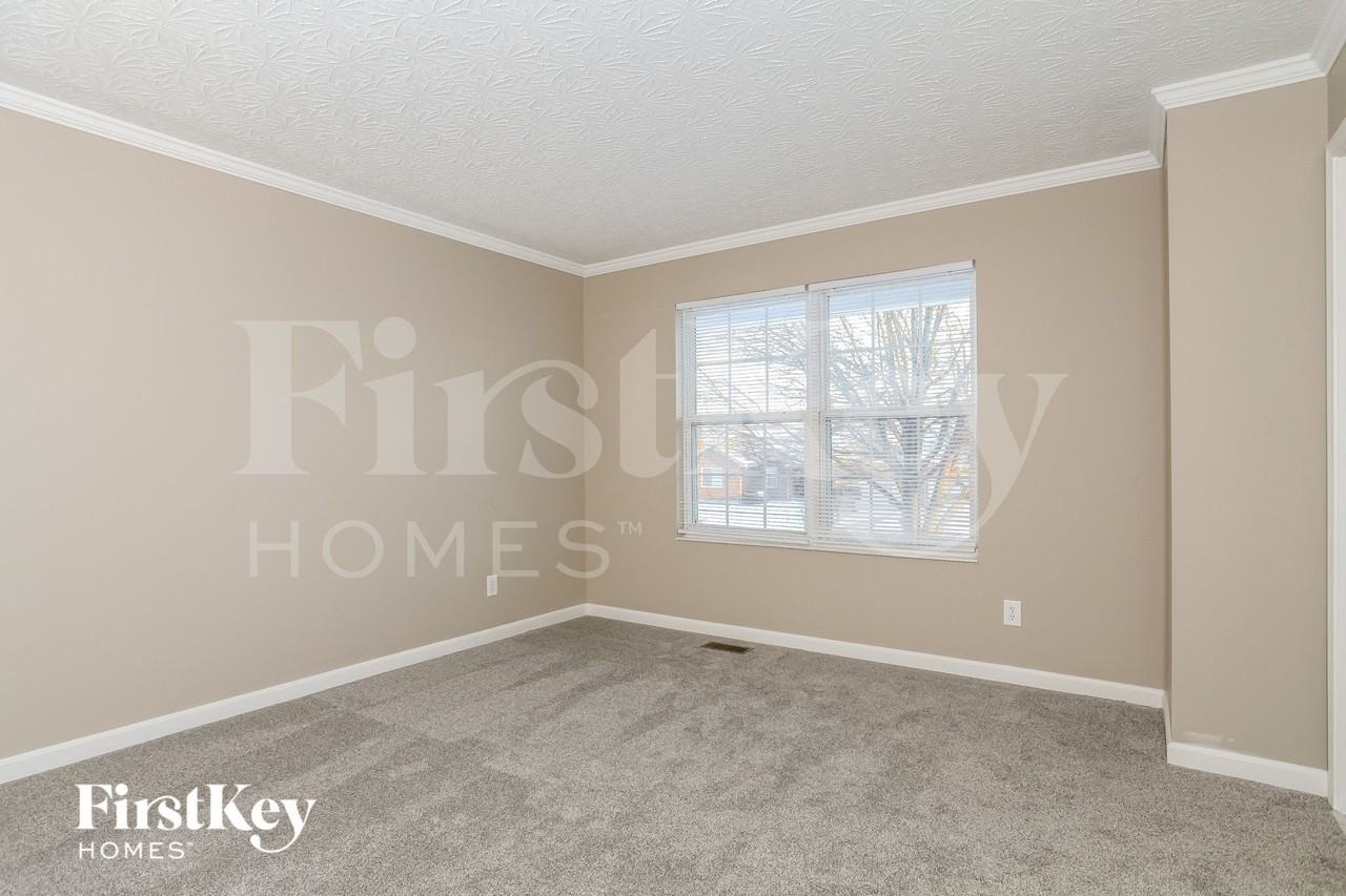 26 Forest Pond Dr - Photo 7 of 15